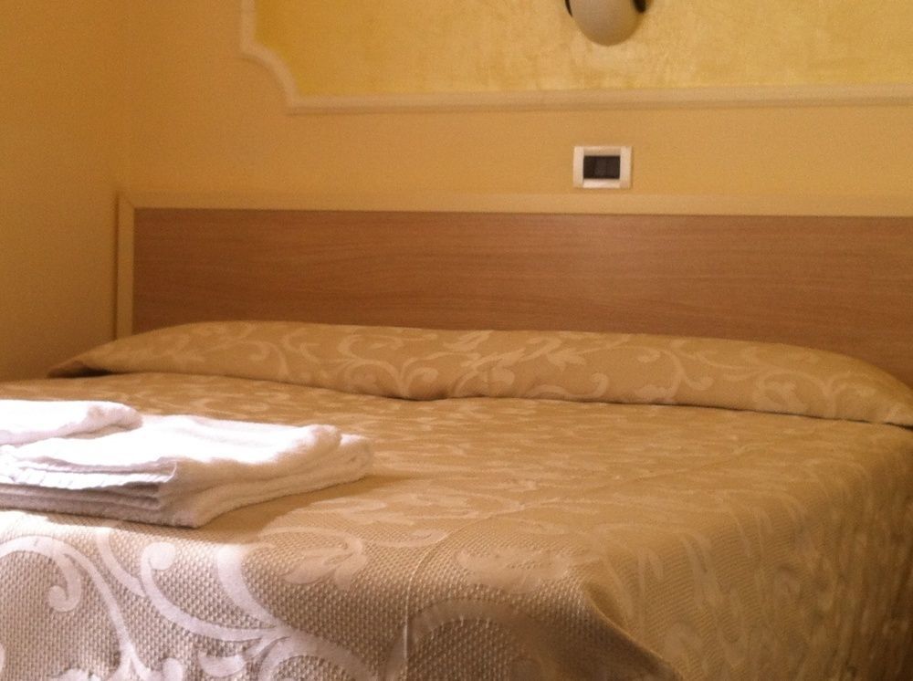 Hotel Orly Cesenatico Extérieur photo