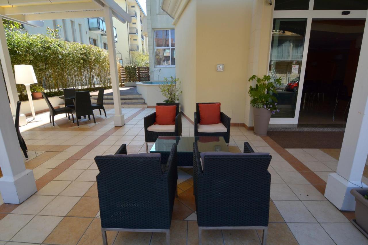 Hotel Orly Cesenatico Extérieur photo