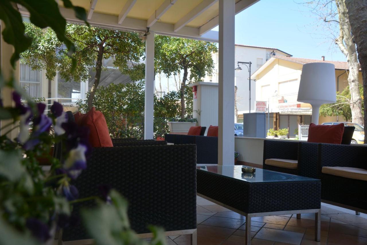 Hotel Orly Cesenatico Extérieur photo