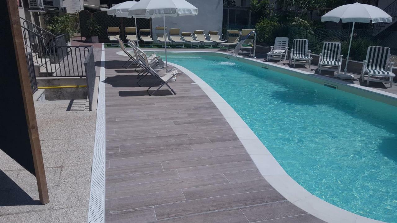 Hotel Orly Cesenatico Extérieur photo